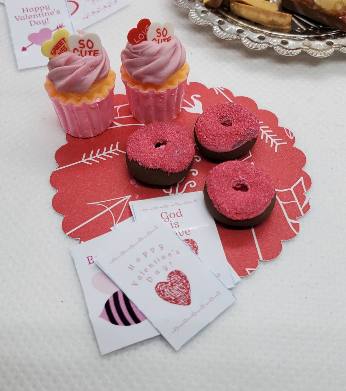 5 Mini Food Display Ideas That Will Blow Up Your Doll Setup