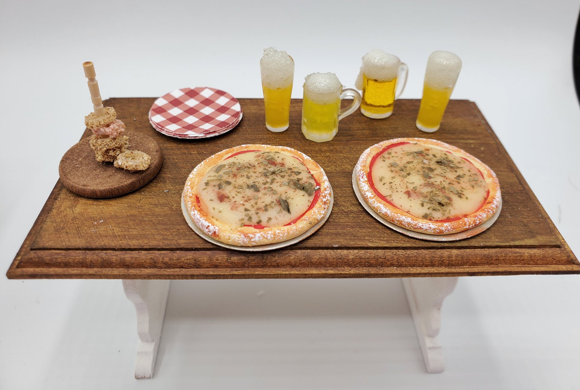 Chef Gina's Dollhouse Beer And Pizza Party Set Set with Onion Rings