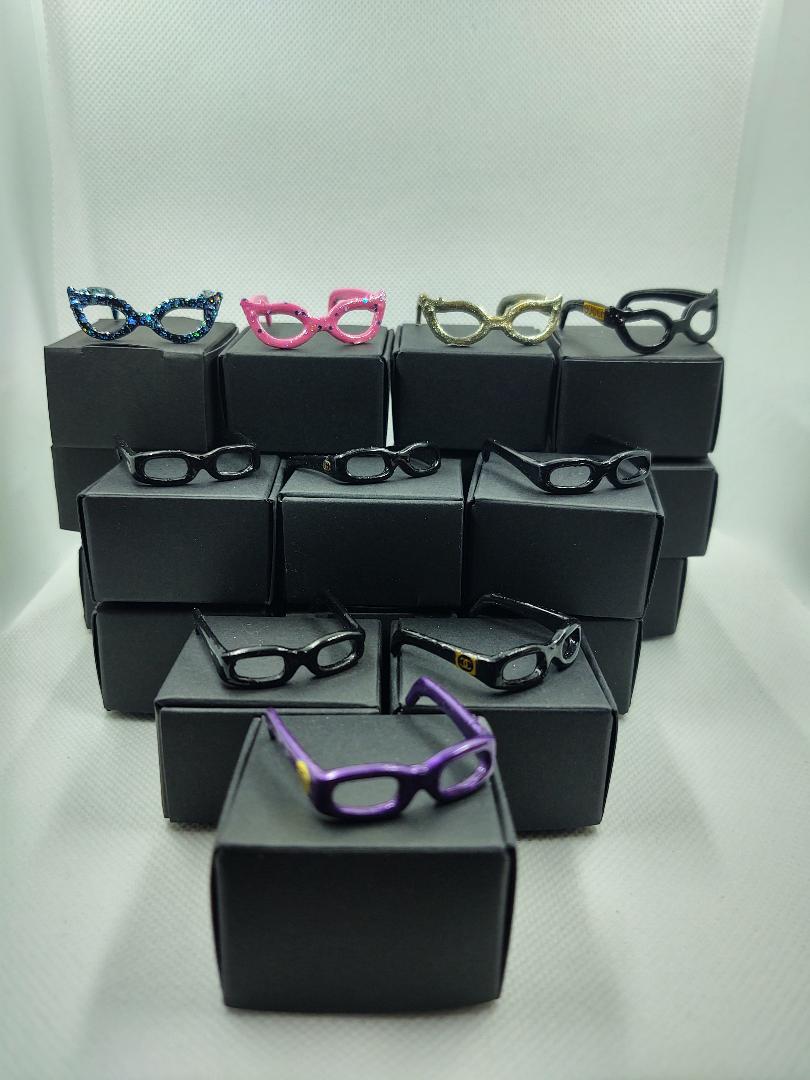 set 5 Barbie eyeglasses with black boxes large cat eye