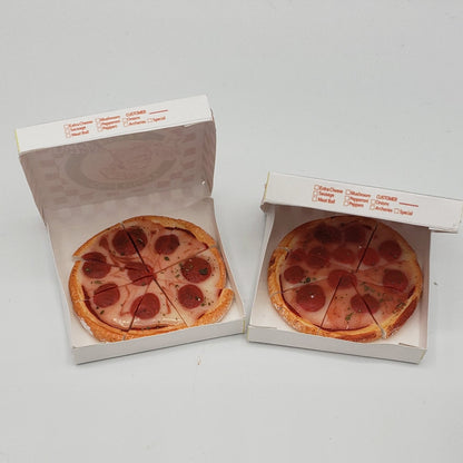 pepperoni pizza cut